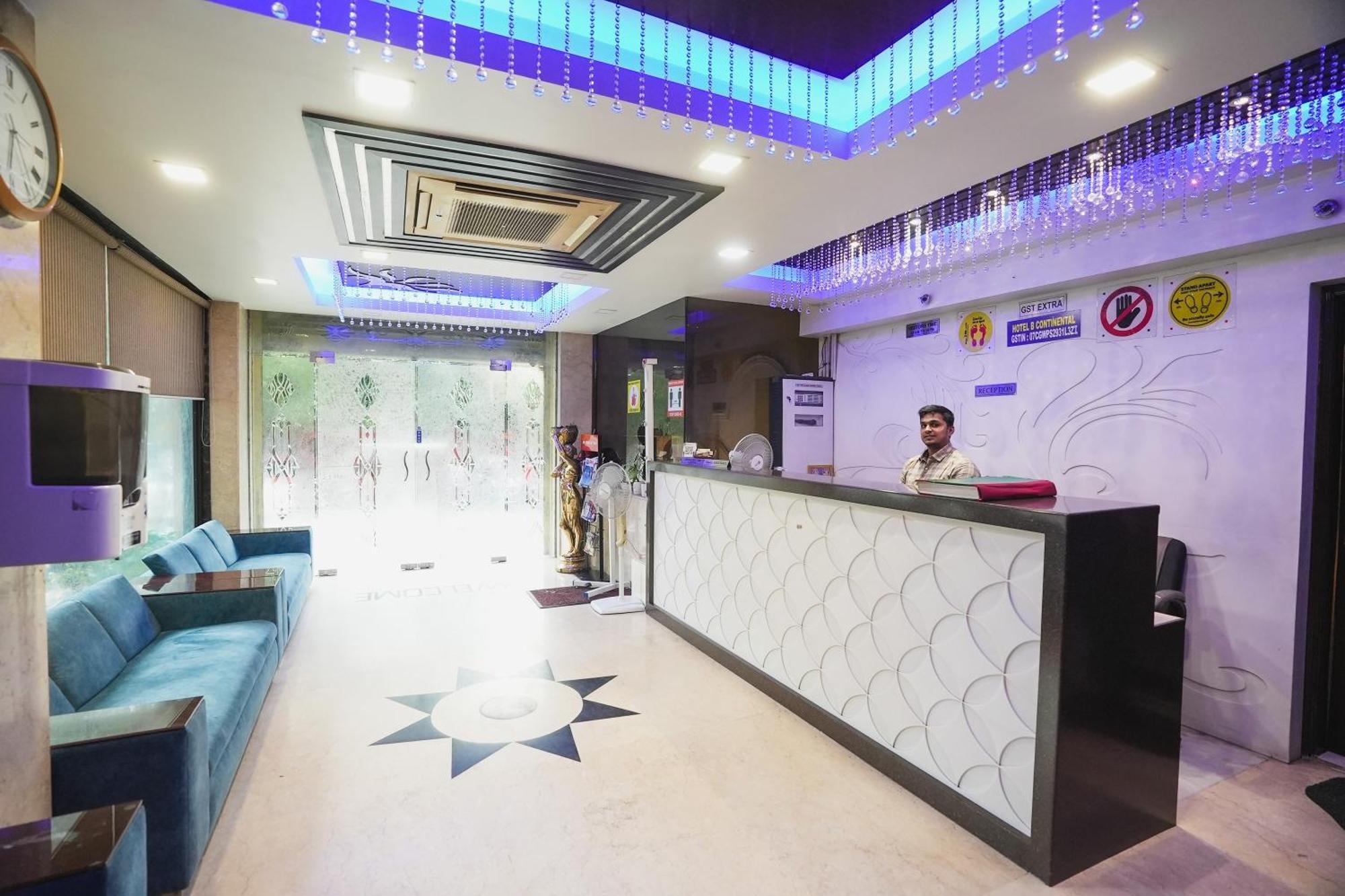 Hotel B Continental Delhi  Exterior photo